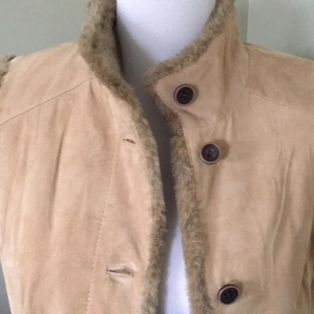 Eddie Bauer Tan SEATTLE SUEDE Faux Fur lined vest, Small, NWOT - Picture 3 of 7